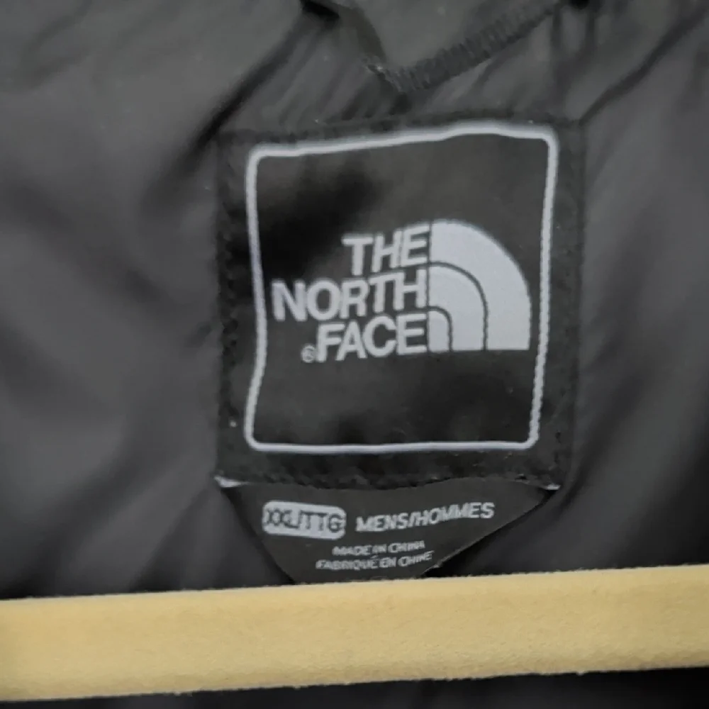 The North Face Men's Dark Gray Puffer Jacket - Picture 2 of 4